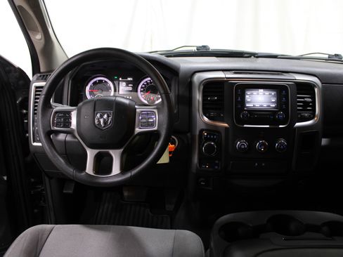 Used 2022 RAM 1500 Classic SLT image 2