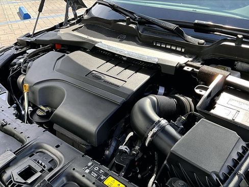 Used 2025 Land Rover Range Rover Evoque Dynamic SE image 31