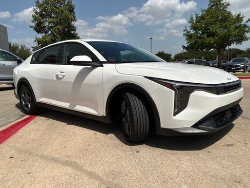 Used 2025 Kia K4 FWD image 4