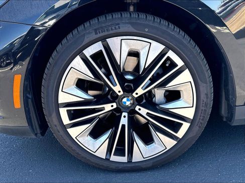 Used 2026 BMW 530i w/ Premium Package RWD image 33