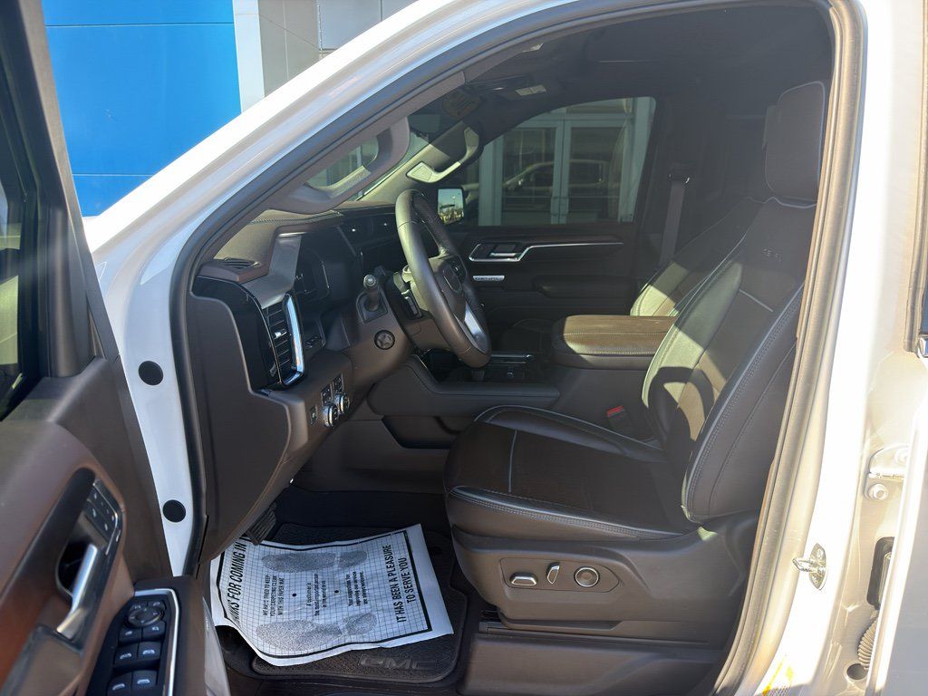 Used 2024 GMC Sierra 1500 Denali AWD/4WD image 10