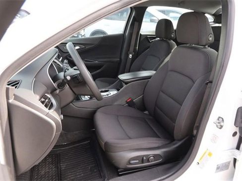 Used 2024 Chevrolet Malibu LT image 8