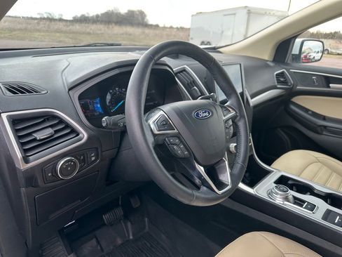 Used 2024 Ford Edge SEL w/ Convenience Package image 12