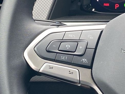 Certified 2025 Volkswagen Atlas Peak Edition SE AWD/4WD image 6