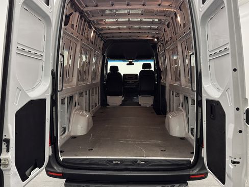 Used 2023 Mercedes-Benz Sprinter 2500 image 23