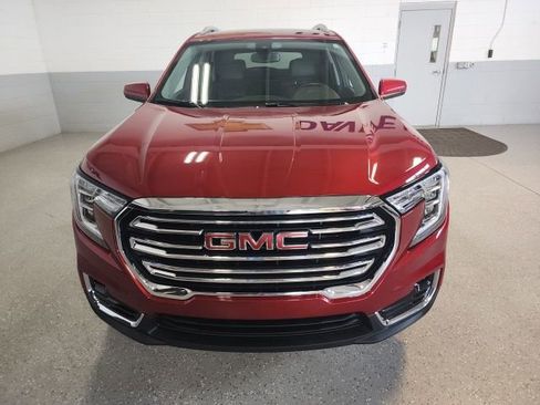 Used 2024 GMC Terrain SLT w/ LPO, Floor Liner Package AWD/4WD image 7