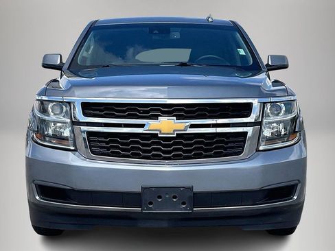 Used 2018 Chevrolet Suburban LT image 3