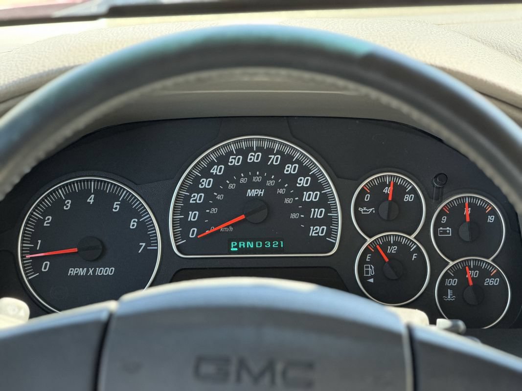 Used 2004 GMC Envoy SLE w/ Preferred Equipment Group AWD/4WD image 21