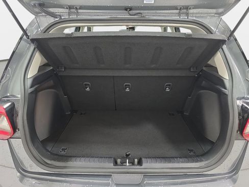 Used 2025 Hyundai Venue SEL FWD image 32