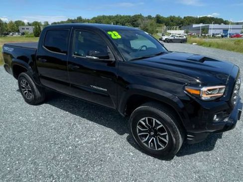 Certified 2023 Toyota Tacoma TRD Sport w/ Technology Package AWD/4WD image 2