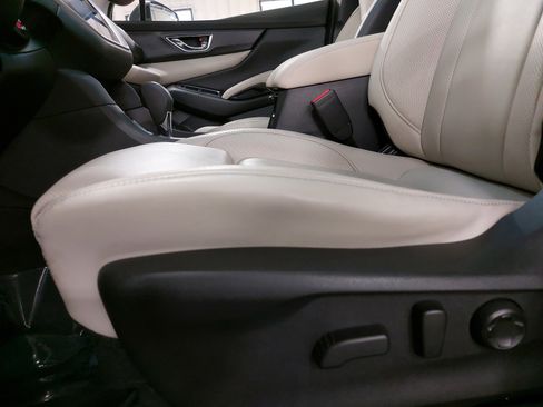 Used 2023 Subaru Ascent Limited w/ Technology Package image 31