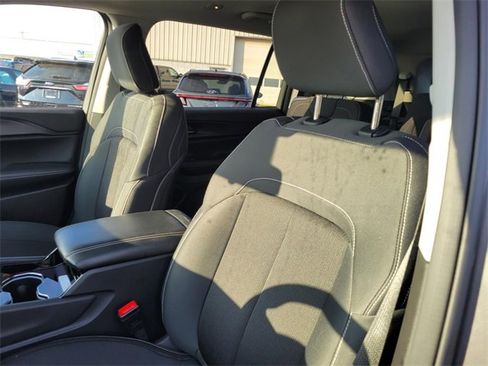 Used 2023 Jeep Grand Cherokee L Laredo image 20