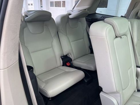 Used 2022 Volvo XC90 T6 Inscription w/ Lounge Package image 22
