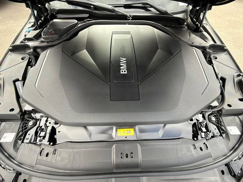 New 2027 BMW i5 eDrive40 w/ M Sport Package RWD image 8