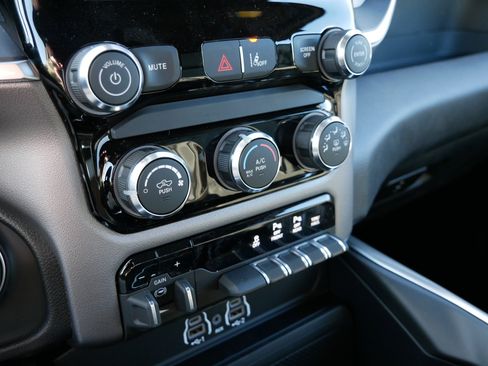 New 2026 RAM 1500 Big Horn AWD/4WD image 15