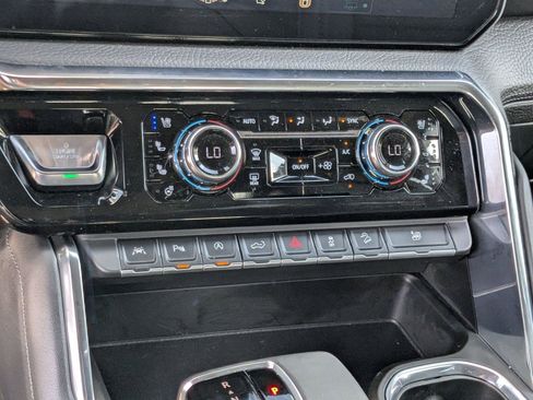 Used 2024 GMC Sierra 1500 Denali AWD/4WD image 14