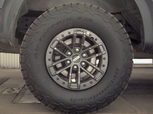 Used 2019 Ford F150 Raptor w/ Equipment Group 802A Luxury AWD/4WD image 11