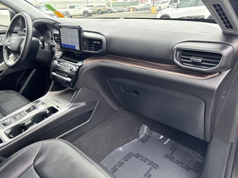 Used 2024 Ford Explorer Limited AWD/4WD image 12