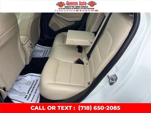 Used 2020 Mercedes-Benz GLA 250 4MATIC w/ Convenience Package image 11