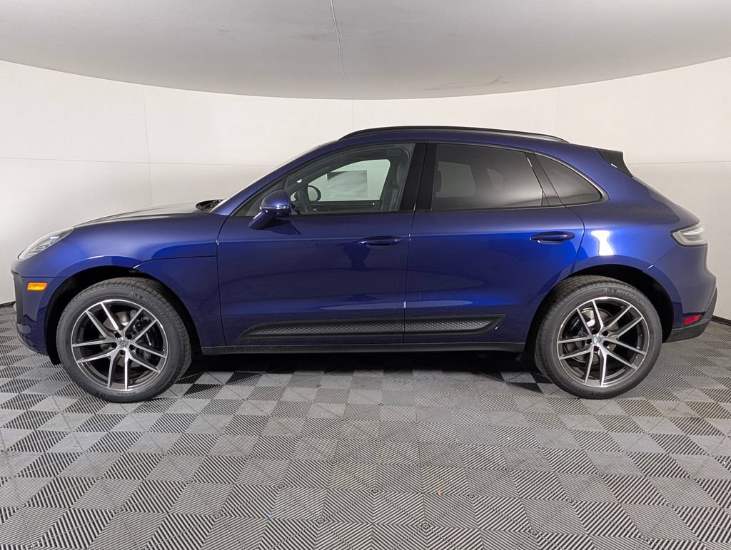 Certified 2026 Porsche Macan AWD/4WD image 2
