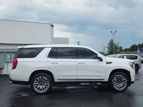 Used 2023 GMC Yukon Denali Ultimate AWD/4WD image 6