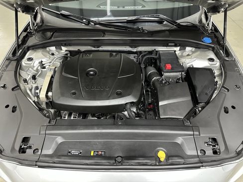 Used 2018 Volvo S90 T5 Momentum w/ Convenience Package image 7