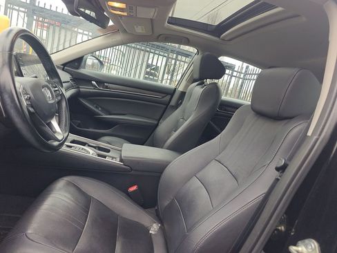 Used 2020 Honda Accord Touring image 7