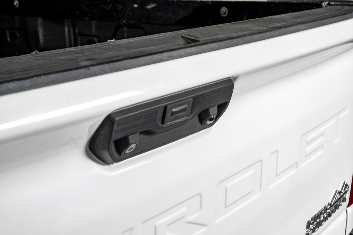 Used 2022 Chevrolet Silverado 3500 High Country w/ Safety Package II AWD/4WD image 46