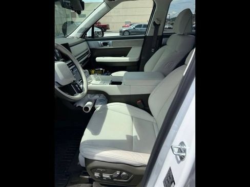 Used 2025 Hyundai Santa Fe Calligraphy AWD/4WD image 15