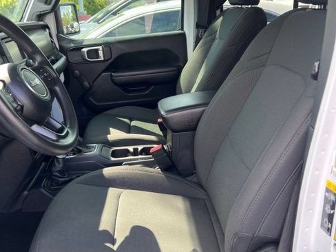 Used 2021 Jeep Gladiator Sport AWD/4WD image 12