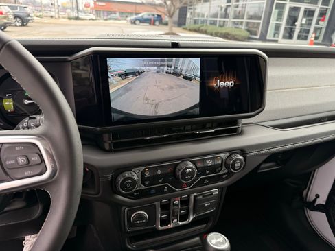 Used 2025 Jeep Wrangler Sahara 4xe image 53