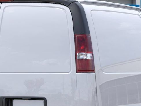 New 2026 Chevrolet Express 2500 w/ Driver Convenience Package RWD image 17
