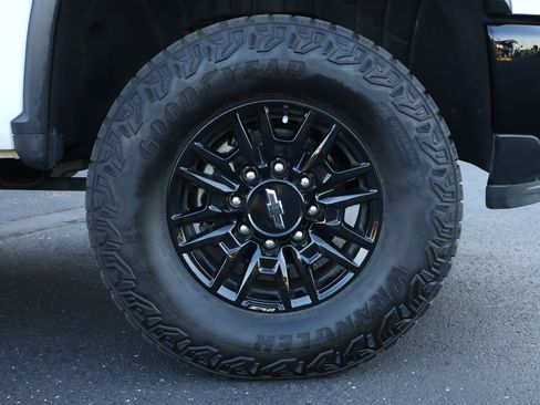 Certified 2024 Chevrolet Silverado 2500 ZR2 w/ Technology Package image 31