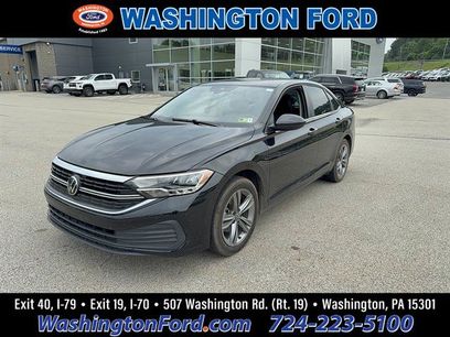 Used 2023 Volkswagen Jetta SE w/ Panoramic Sunroof Package
