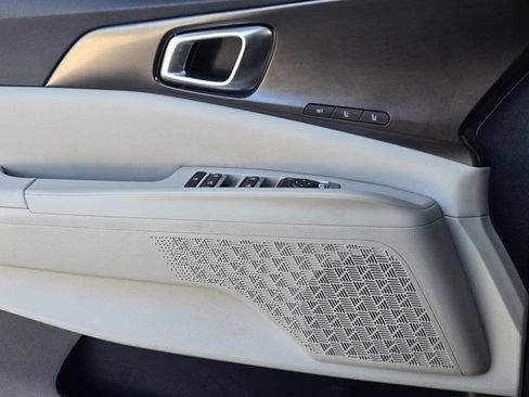 Used 2025 Kia Carnival SX FWD image 23