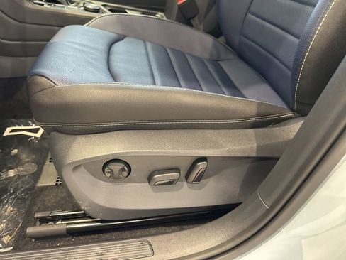 New 2026 Volkswagen Taos SEL AWD/4WD image 18