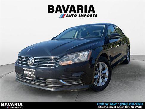 Used 2018 Volkswagen Passat 2.0T S FWD image 1