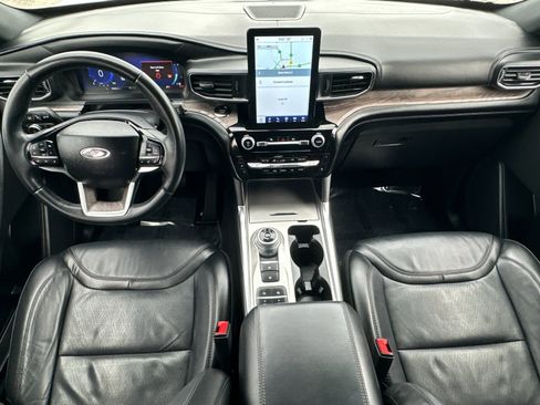 Certified 2022 Ford Explorer Platinum w/ Equipment Group 601A image 14