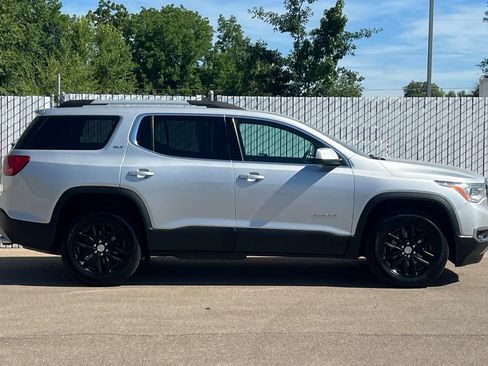 Used 2019 GMC Acadia SLT AWD/4WD image 3