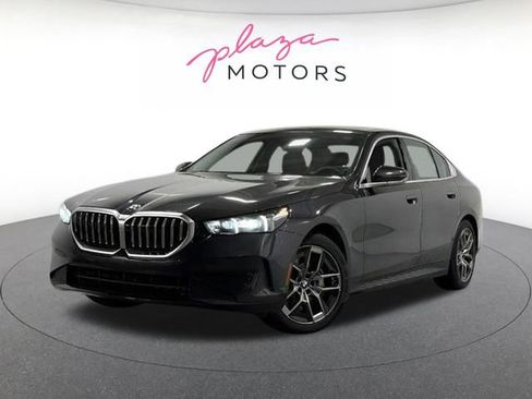 Used 2026 BMW 530i xDrive w/ Convenience Package AWD/4WD image 2