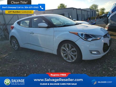 Used 2013 Hyundai Veloster w/ Style Pkg FWD image 5