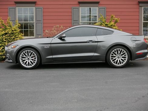 Used 2017 Ford Mustang GT Premium w/ GT Performance Package image 5