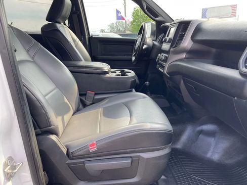 Used 2021 RAM 2500 Tradesman w/ Chrome Appearance Group image 17