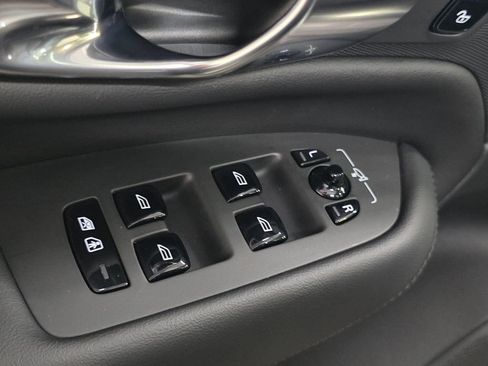 Certified 2025 Volvo XC90 B6 Core w/ Climate Package image 24