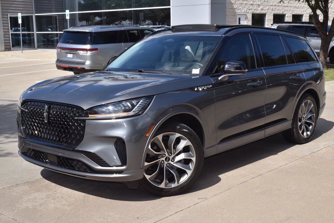 Certified 2025 Lincoln Aviator 2WD w/ Jet Appearance Package image 42
