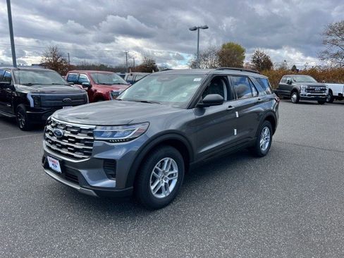 New 2026 Ford Explorer Active image 3