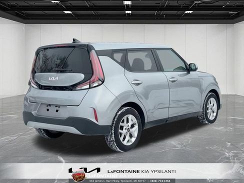 Used 2023 Kia Soul LX w/ Option Group 015 FWD image 5