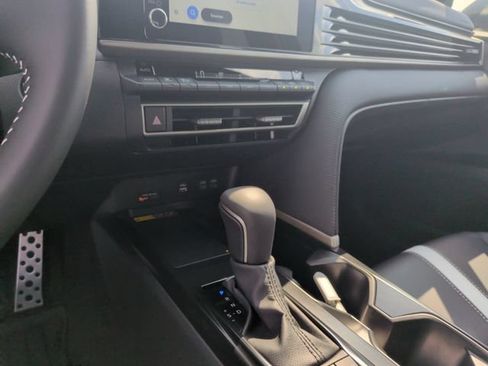 Used 2026 Toyota Camry SE FWD image 20