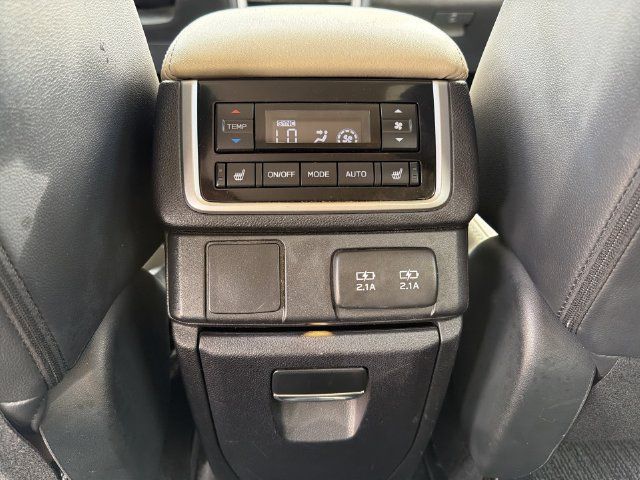 Used 2022 Subaru Ascent Limited AWD/4WD image 38