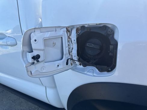 Used 2020 Toyota Tacoma TRD Off-Road w/ Technology Package image 14